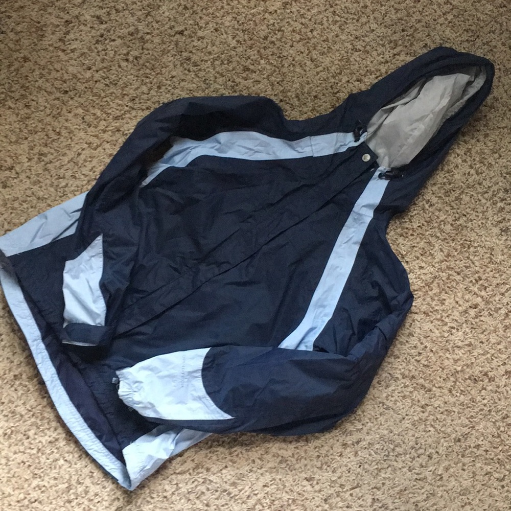 Columbia raincoat/windbreaker